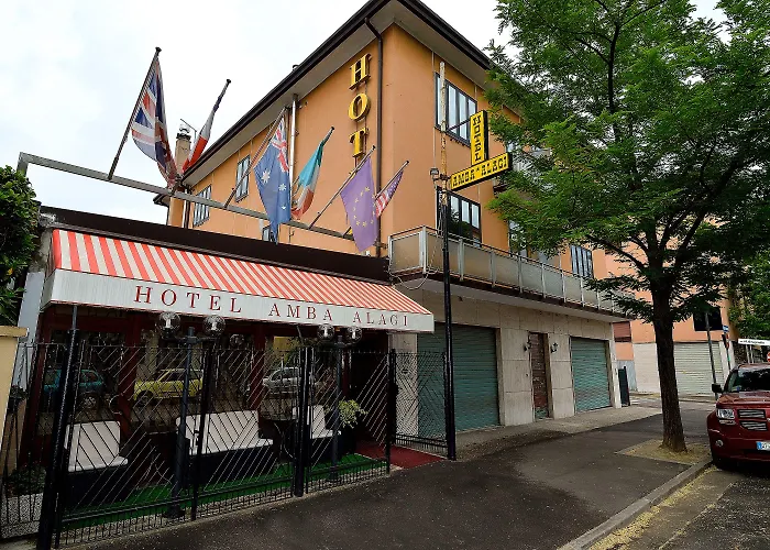 阿姆巴阿拉齐酒店 *