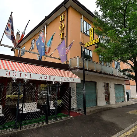 阿姆巴阿拉齐酒店 *